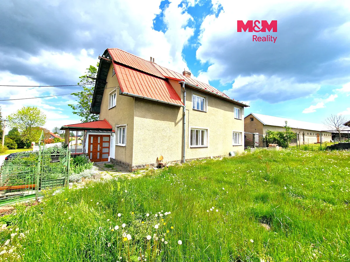 Prodej rodinného domu 180 m², pozemek 926 m²